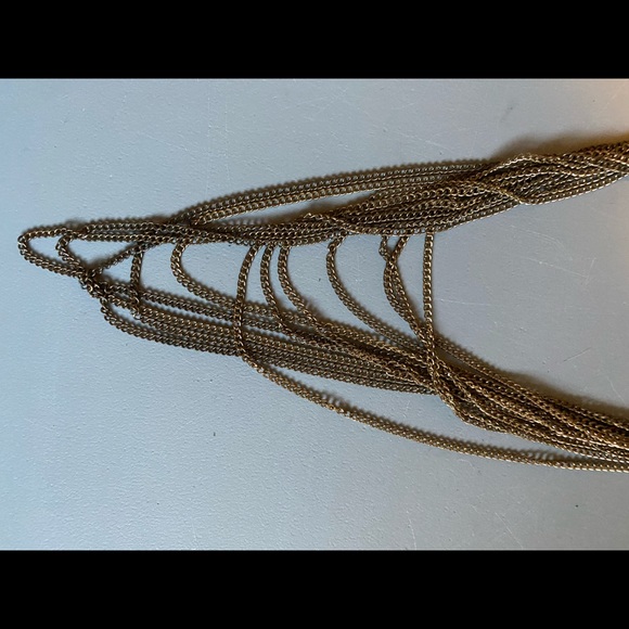 Gold chain costume necklace - Picture 2 of 3